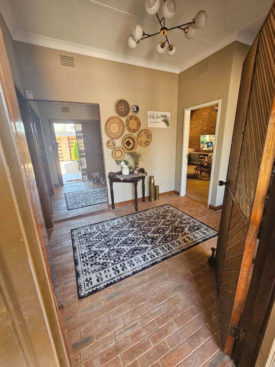 8 Bedroom Property for Sale in Irene Park North West